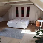 Safine Bed and Breakfast 3*